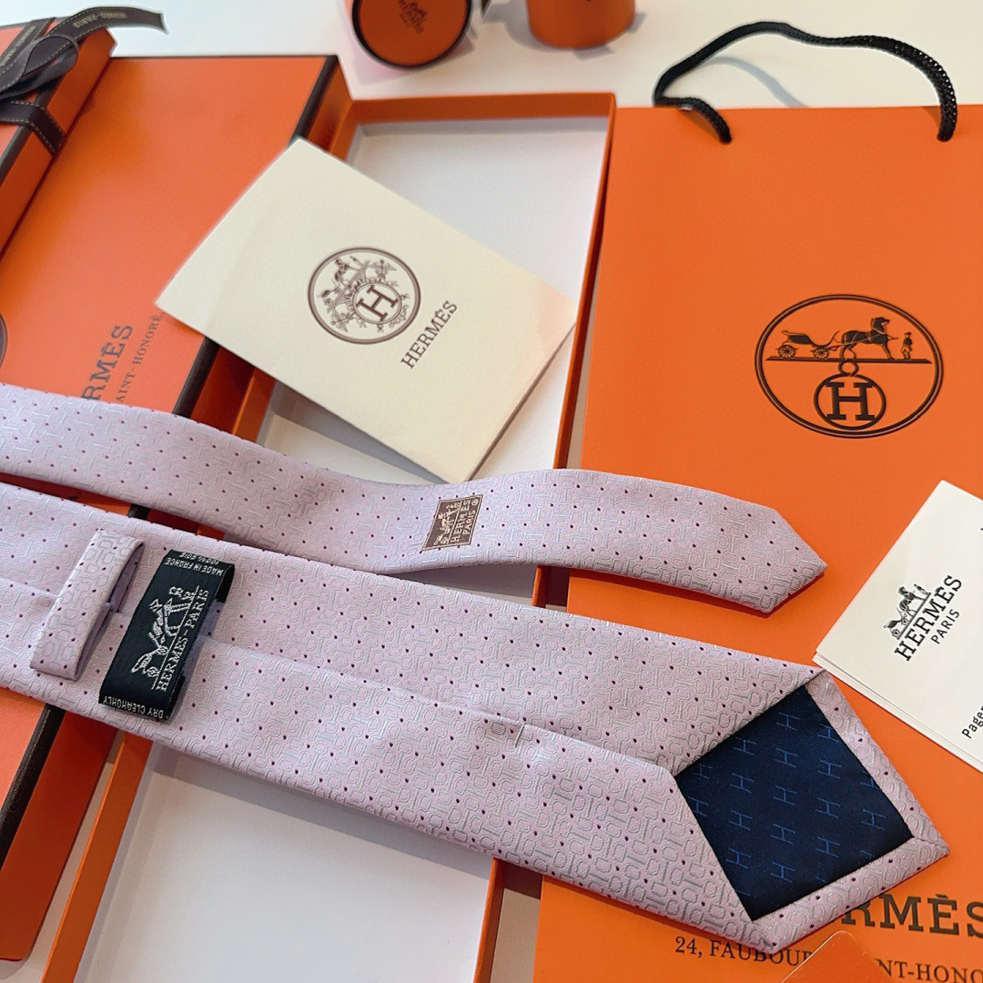 领带新款出货啦‼️‼️爱马仕男士新款领带系列👔👔，让男士可以充分展示自己个性。100%顶级斜纹真丝手工定