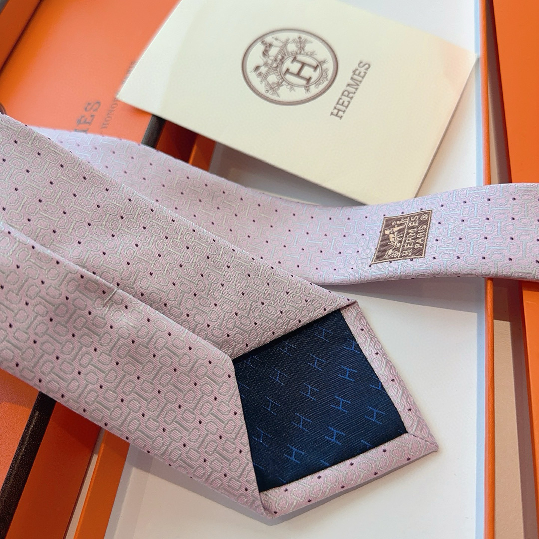 领带新款出货啦‼️‼️爱马仕男士新款领带系列👔👔，让男士可以充分展示自己个性。100%顶级斜纹真丝手工定