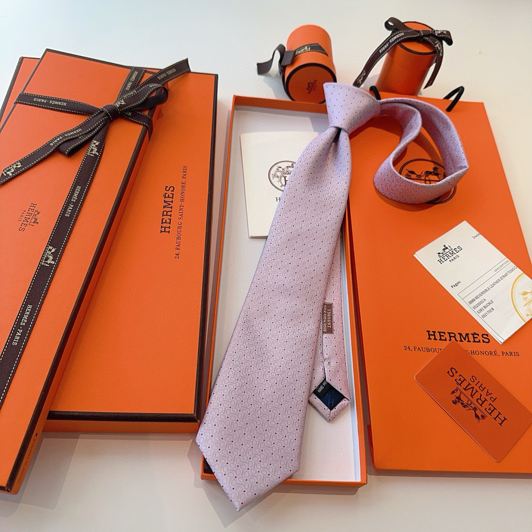 领带新款出货啦‼️‼️爱马仕男士新款领带系列👔👔，让男士可以充分展示自己个性。100%顶级斜纹真丝手工定