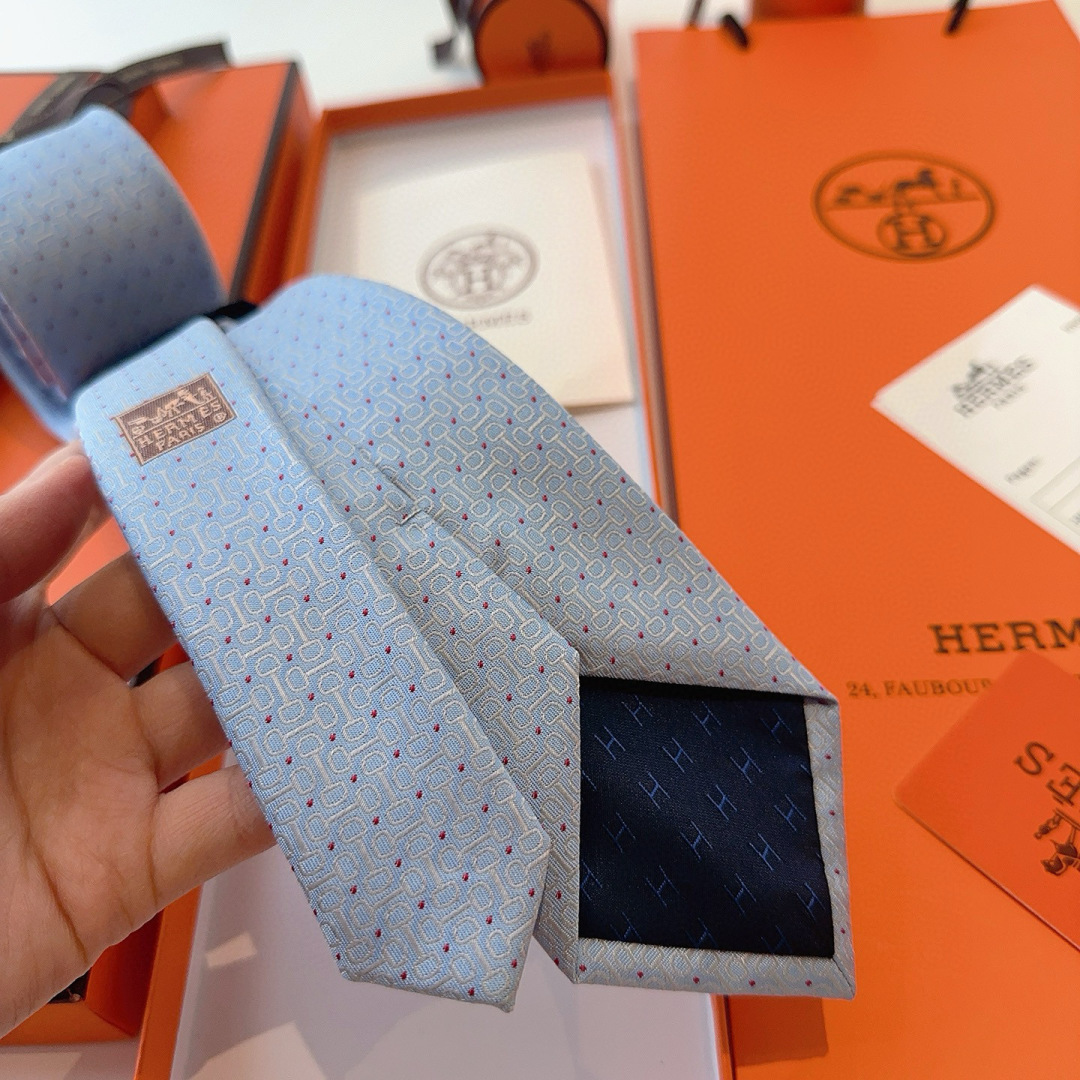 领带新款出货啦‼️‼️爱马仕男士新款领带系列👔👔，让男士可以充分展示自己个性。100%顶级斜纹真丝手工定