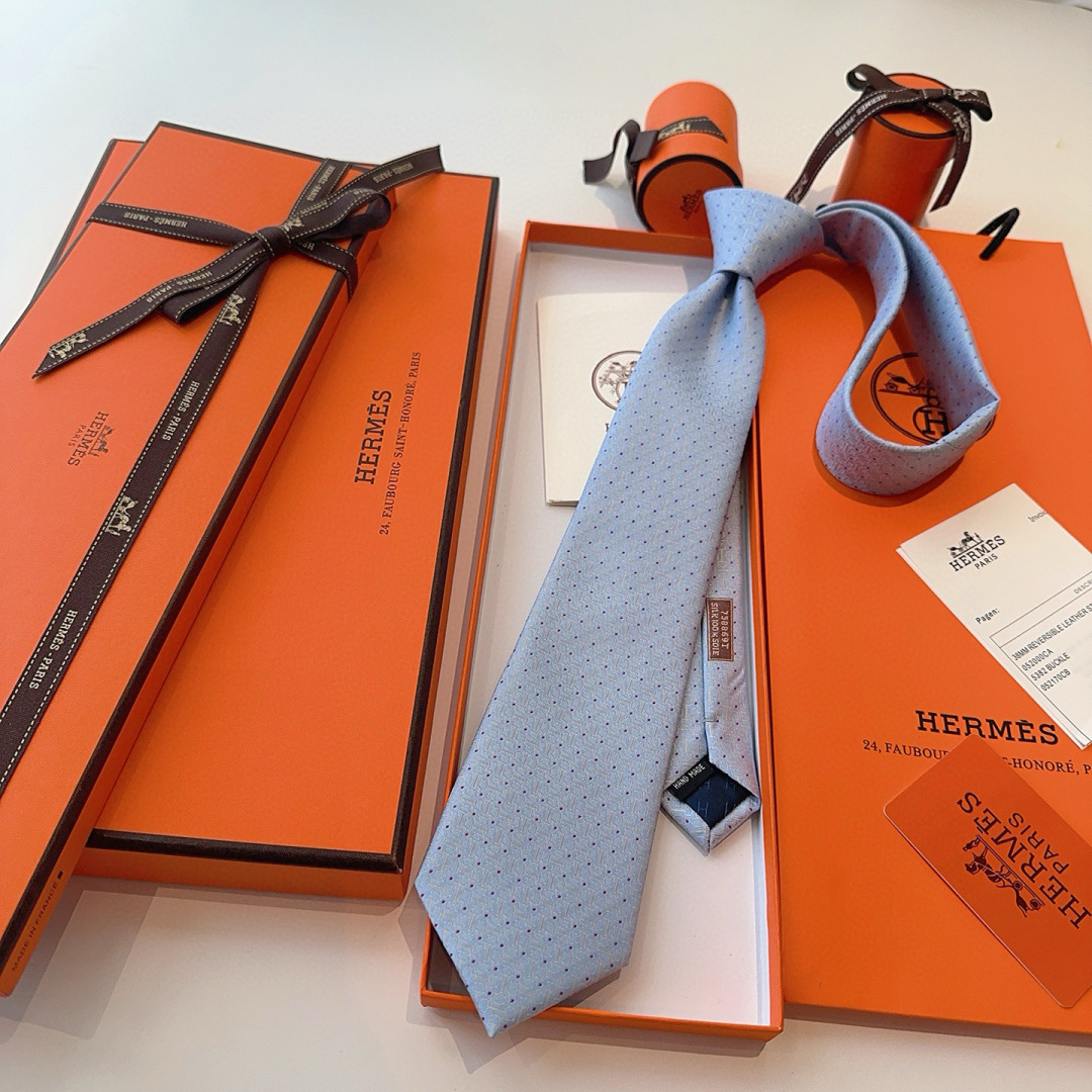 领带新款出货啦‼️‼️爱马仕男士新款领带系列👔👔，让男士可以充分展示自己个性。100%顶级斜纹真丝手工定