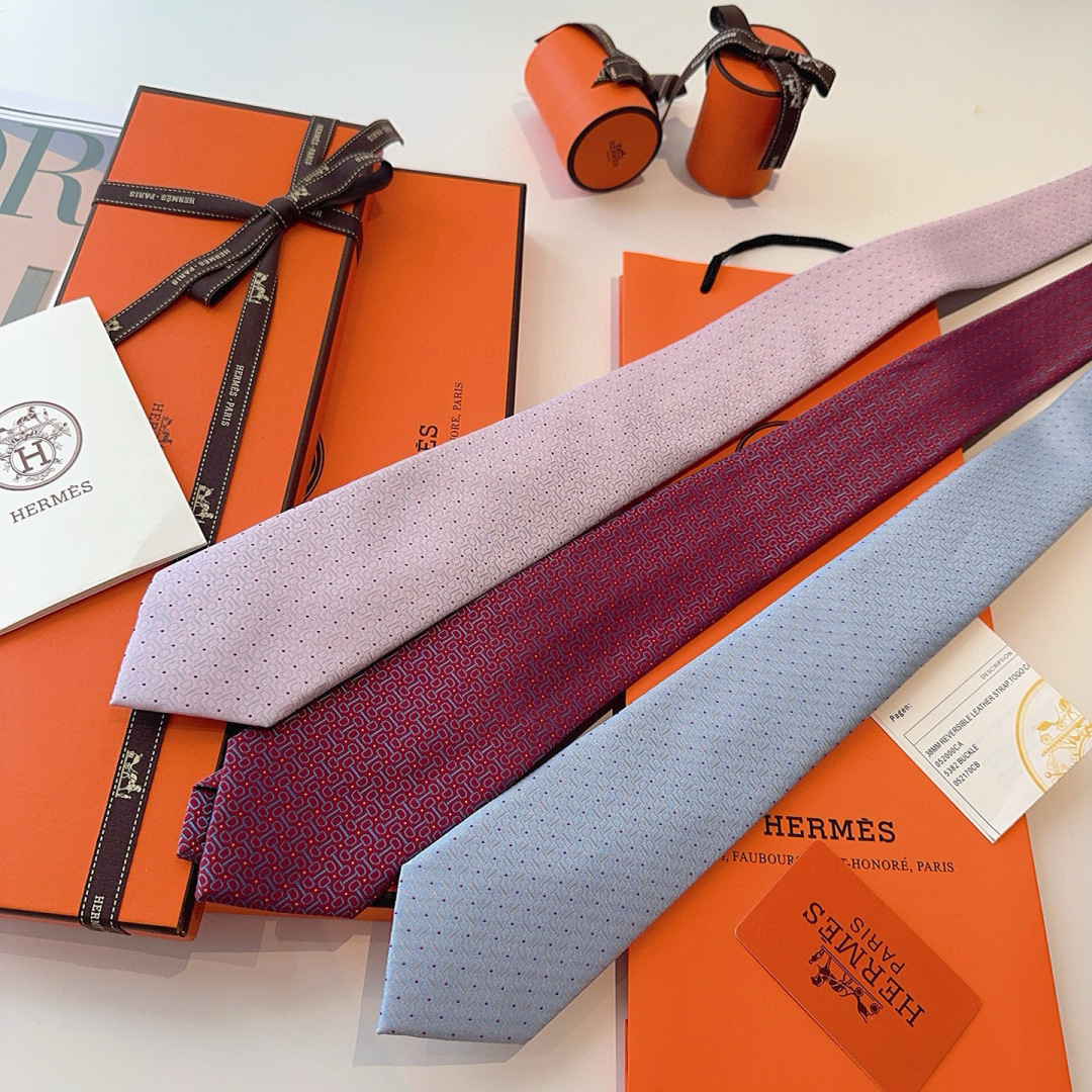 领带新款出货啦‼️‼️爱马仕男士新款领带系列👔👔，让男士可以充分展示自己个性。100%顶级斜纹真丝手工定