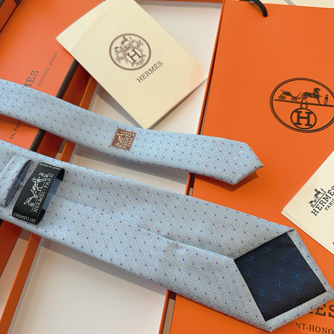领带新款出货啦‼️‼️爱马仕男士新款领带系列👔👔，让男士可以充分展示自己个性。100%顶级斜纹真丝手工定