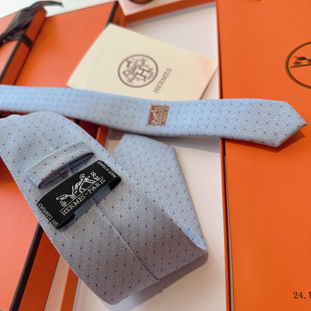 领带新款出货啦‼️‼️爱马仕男士新款领带系列👔👔，让男士可以充分展示自己个性。100%顶级斜纹真丝手工定