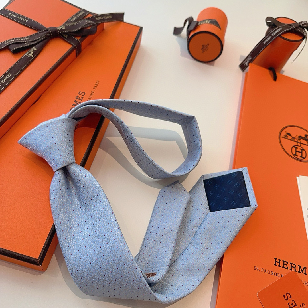 领带新款出货啦‼️‼️爱马仕男士新款领带系列👔👔，让男士可以充分展示自己个性。100%顶级斜纹真丝手工定