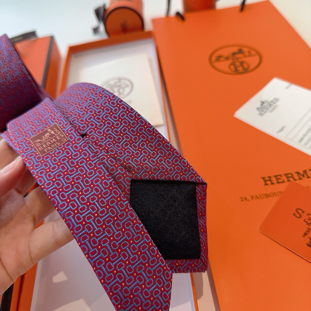 领带新款出货啦‼️‼️爱马仕男士新款领带系列👔👔，让男士可以充分展示自己个性。100%顶级斜纹真丝手工定