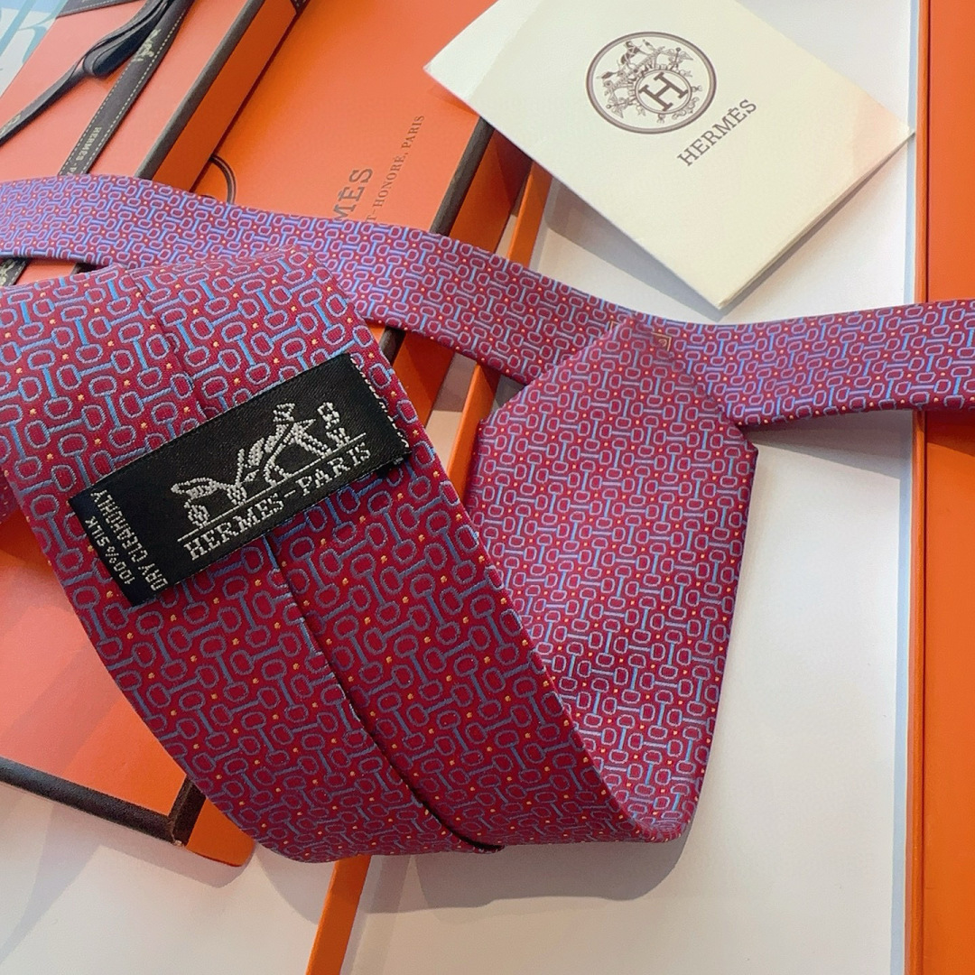 领带新款出货啦‼️‼️爱马仕男士新款领带系列👔👔，让男士可以充分展示自己个性。100%顶级斜纹真丝手工定