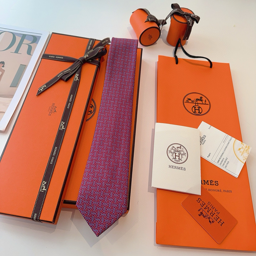 领带新款出货啦‼️‼️爱马仕男士新款领带系列👔👔，让男士可以充分展示自己个性。100%顶级斜纹真丝手工定