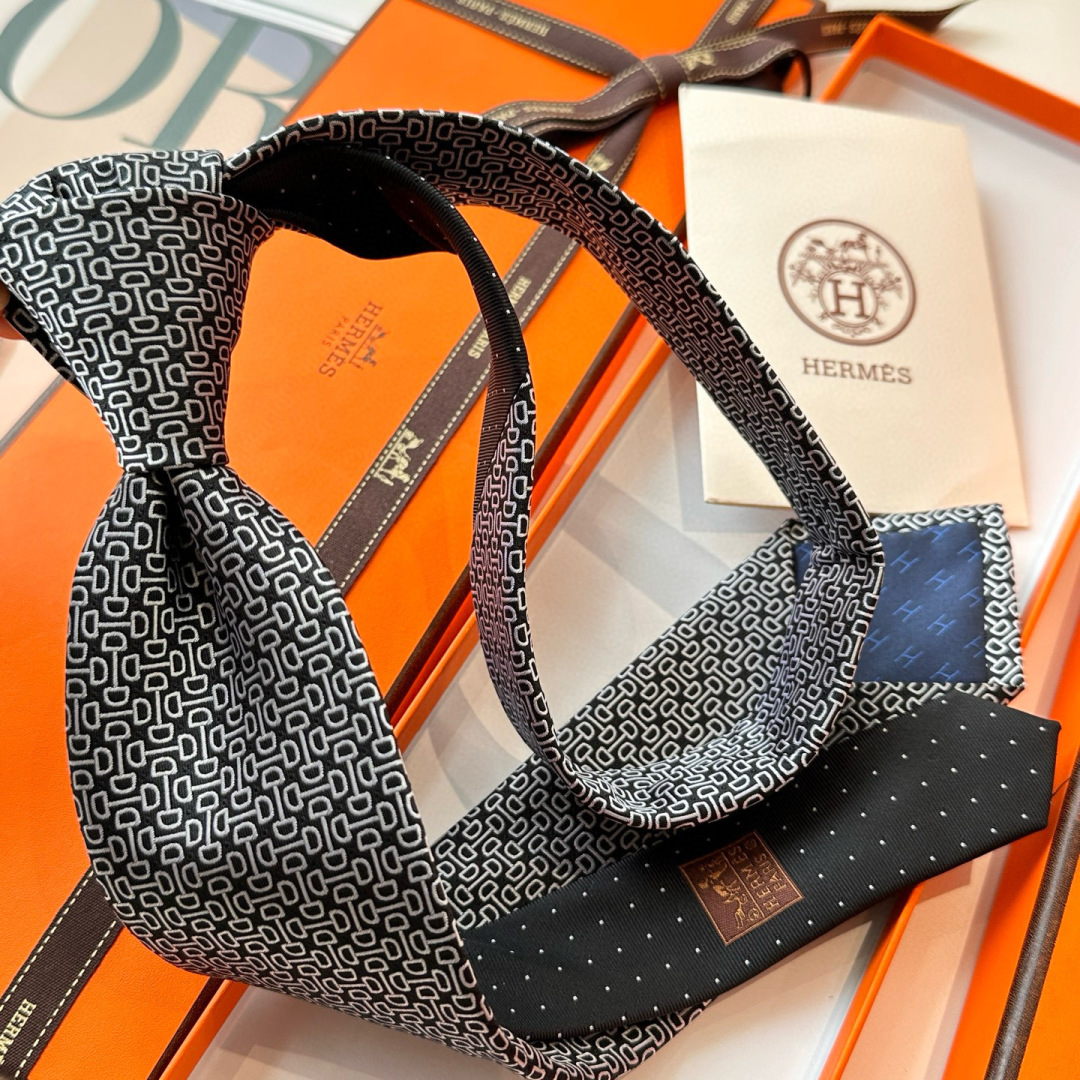 特 领带新款出货啦‼️‼️爱马仕男士新款领带系列👔👔，让男士可以充分展示自己个性。100%顶级斜纹真丝手