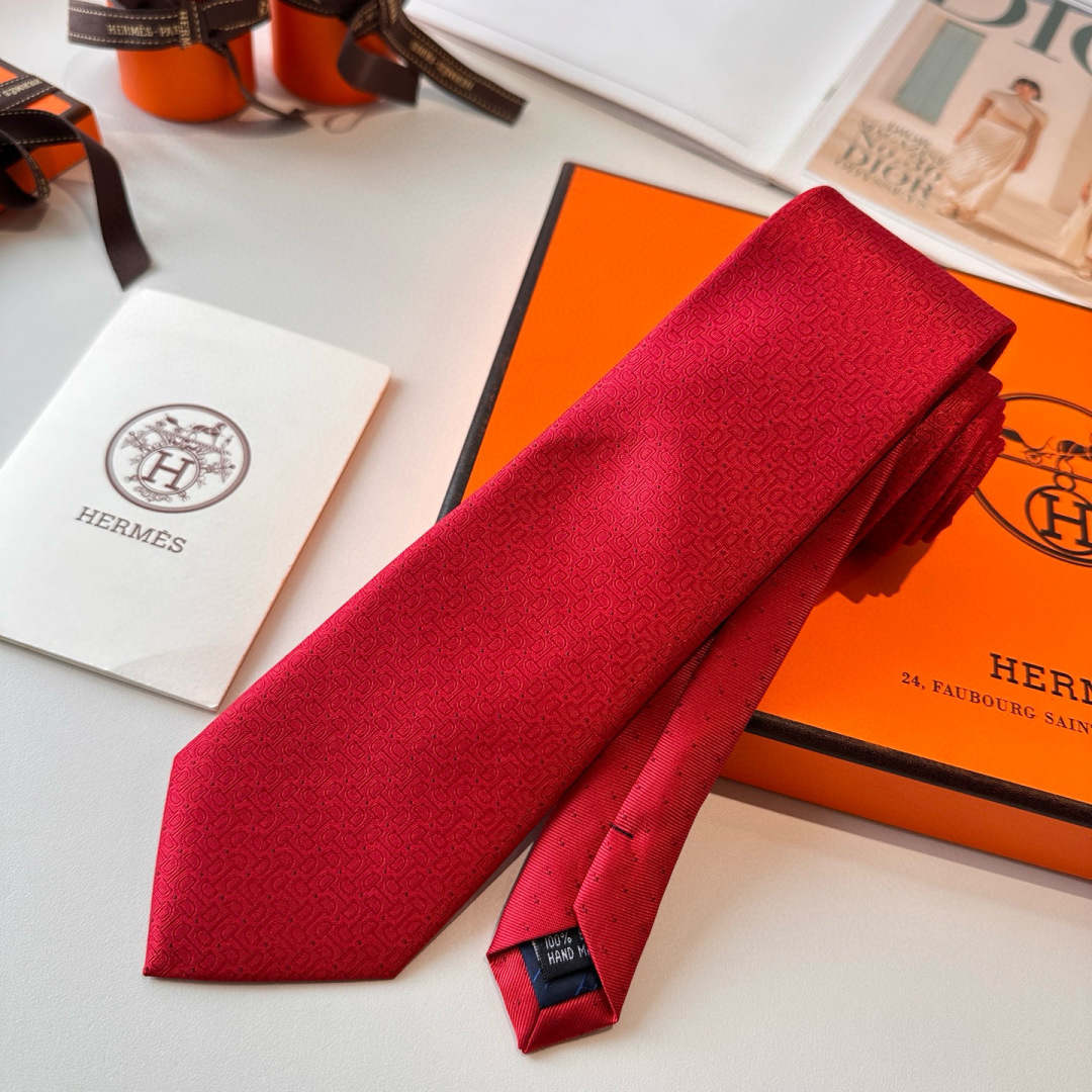 特 领带新款出货啦‼️‼️爱马仕男士新款领带系列👔👔，让男士可以充分展示自己个性。100%顶级斜纹真丝手