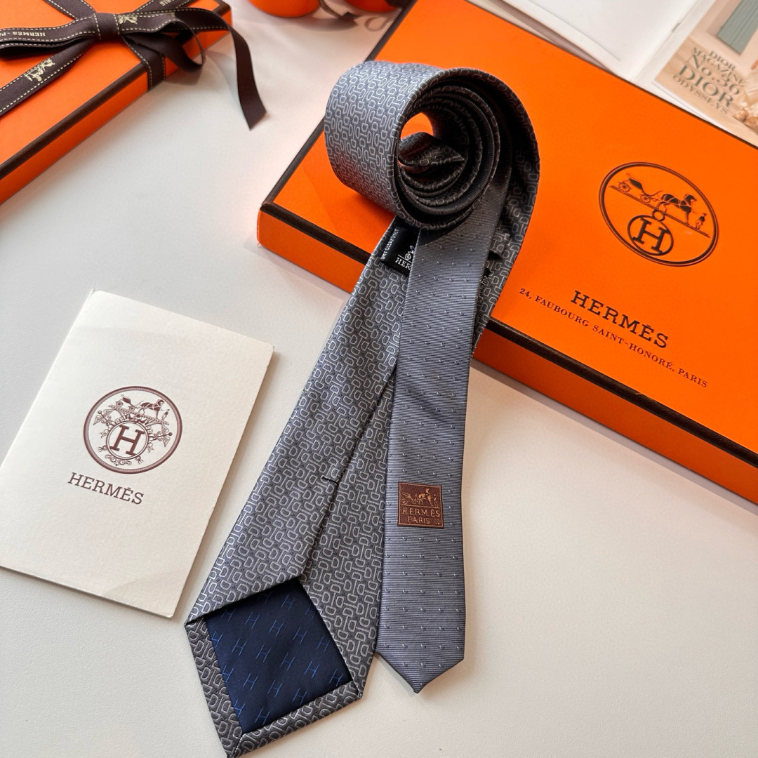 特 领带新款出货啦‼️‼️爱马仕男士新款领带系列👔👔，让男士可以充分展示自己个性。100%顶级斜纹真丝手