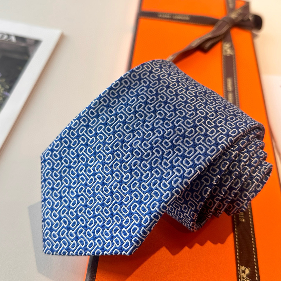 特 领带新款出货啦‼️‼️爱马仕男士新款领带系列👔👔，让男士可以充分展示自己个性。100%顶级斜纹真丝手