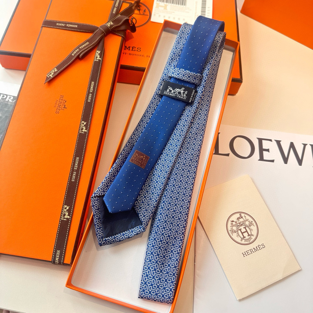 特 领带新款出货啦‼️‼️爱马仕男士新款领带系列👔👔，让男士可以充分展示自己个性。100%顶级斜纹真丝手