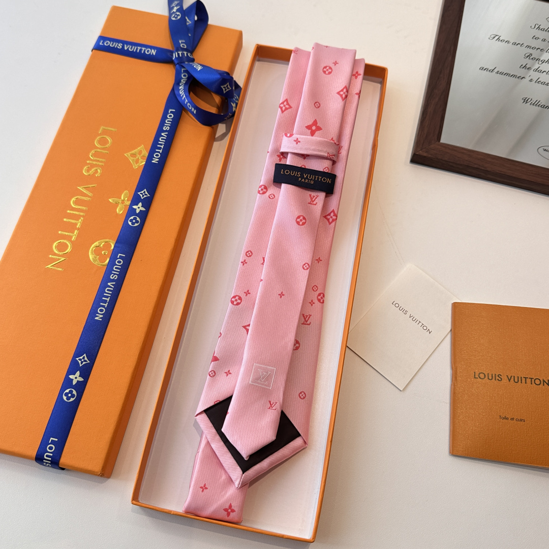 特 路易威登经典领带👔男士必备单品超时尚！高端品质 版型面料都达到品牌标准，，难得的好款，不挑人，上身效