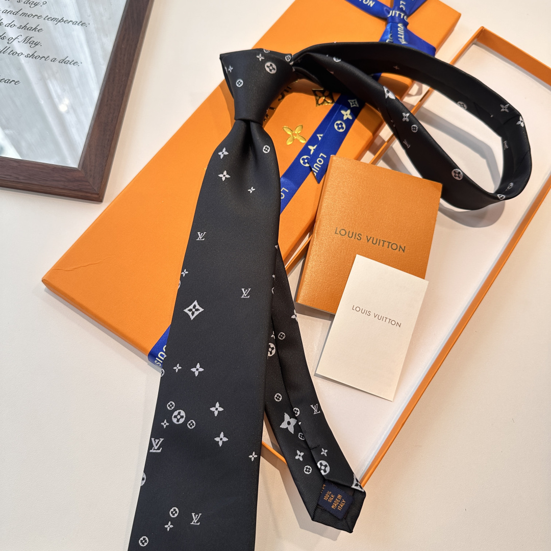 特 路易威登经典领带👔男士必备单品超时尚！高端品质 版型面料都达到品牌标准，，难得的好款，不挑人，上身效