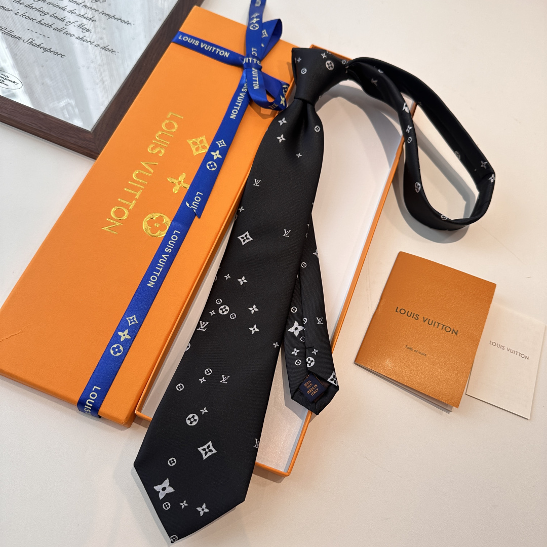 特 路易威登经典领带👔男士必备单品超时尚！高端品质 版型面料都达到品牌标准，，难得的好款，不挑人，上身效