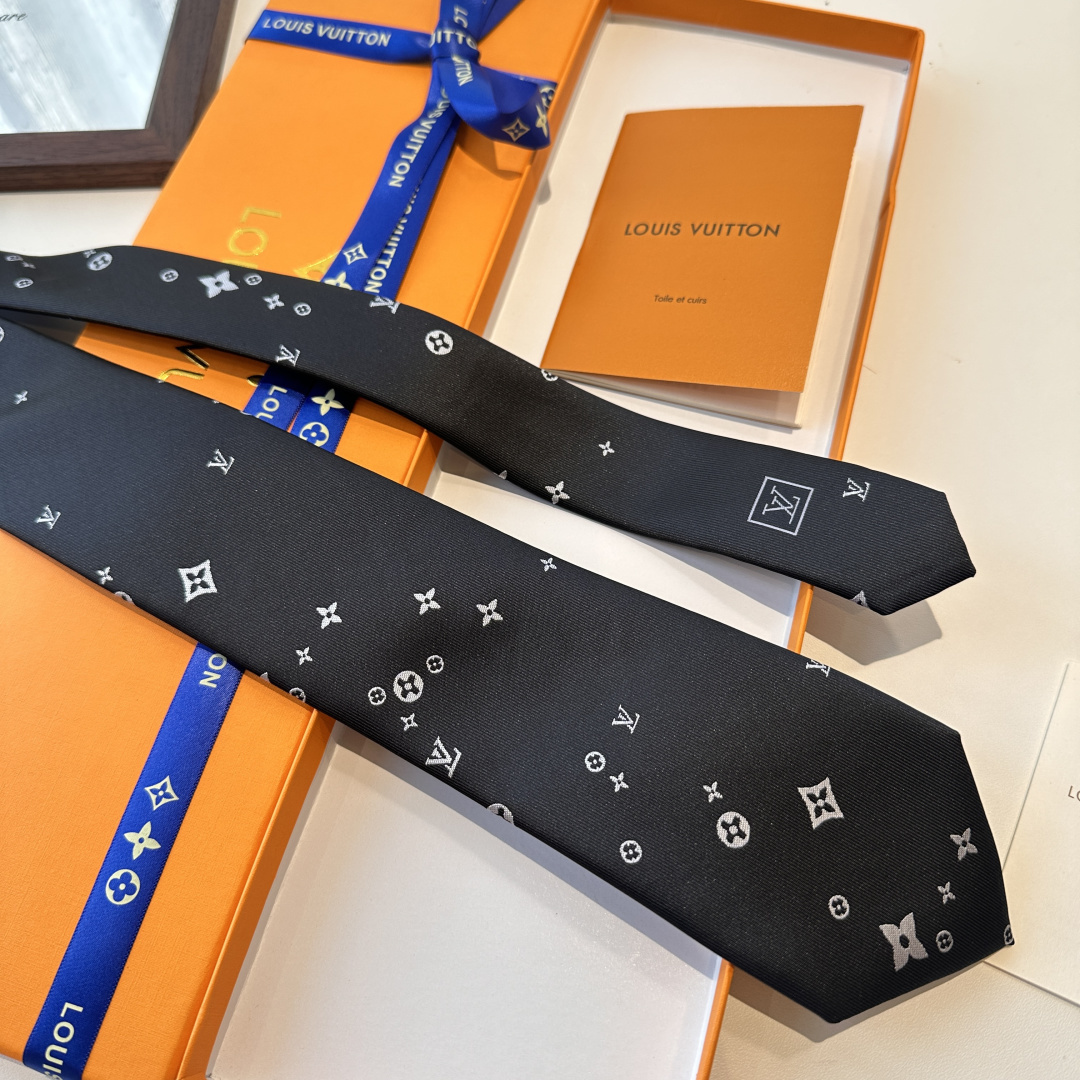 特 路易威登经典领带👔男士必备单品超时尚！高端品质 版型面料都达到品牌标准，，难得的好款，不挑人，上身效
