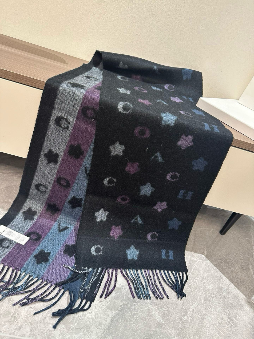 COACH蔻驰也太好看了吧！不仅有颜值还有品质，手感超级软糯和舒服，尺寸180✖️30cm