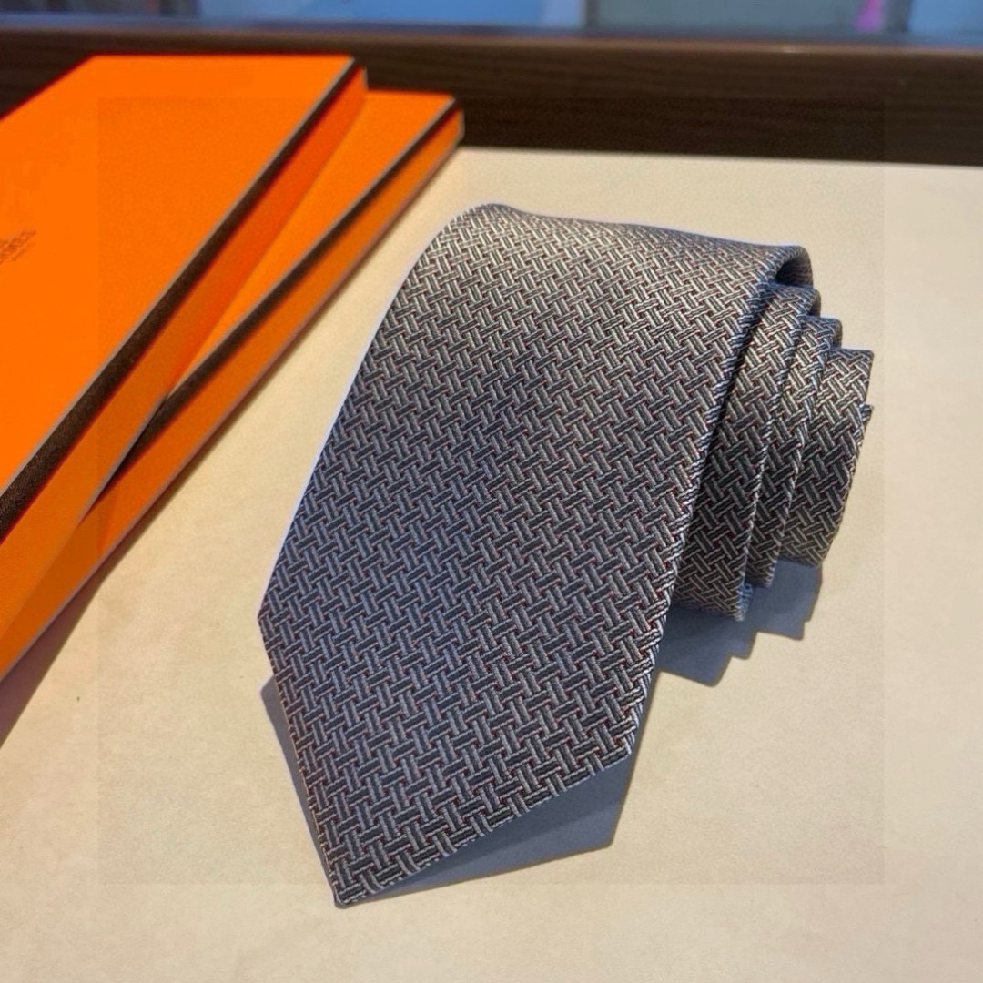 配包装 爱马仕H字母男士新款领带系列👔👔，让男士可以充分展示自己个性。100%顶级斜纹真丝手工定制‼