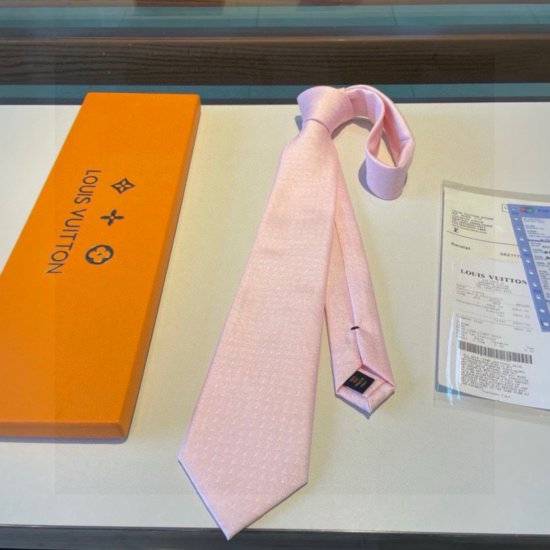 💖💖 男士领带系列【L字母领带】👔👔，稀有😻😻展现精湛手工与时尚优雅的理想选择，此款真丝织就的Diamo