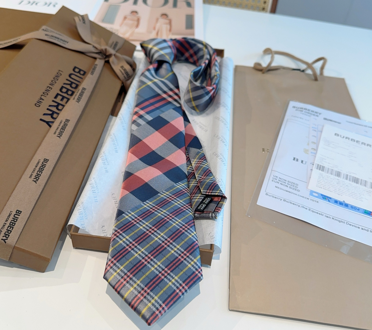 特 专柜同步领带出货啦‼‼Burberry【博柏利领带】👔👔，稀有😻😻展现精湛手工与时尚优雅的理想选择，