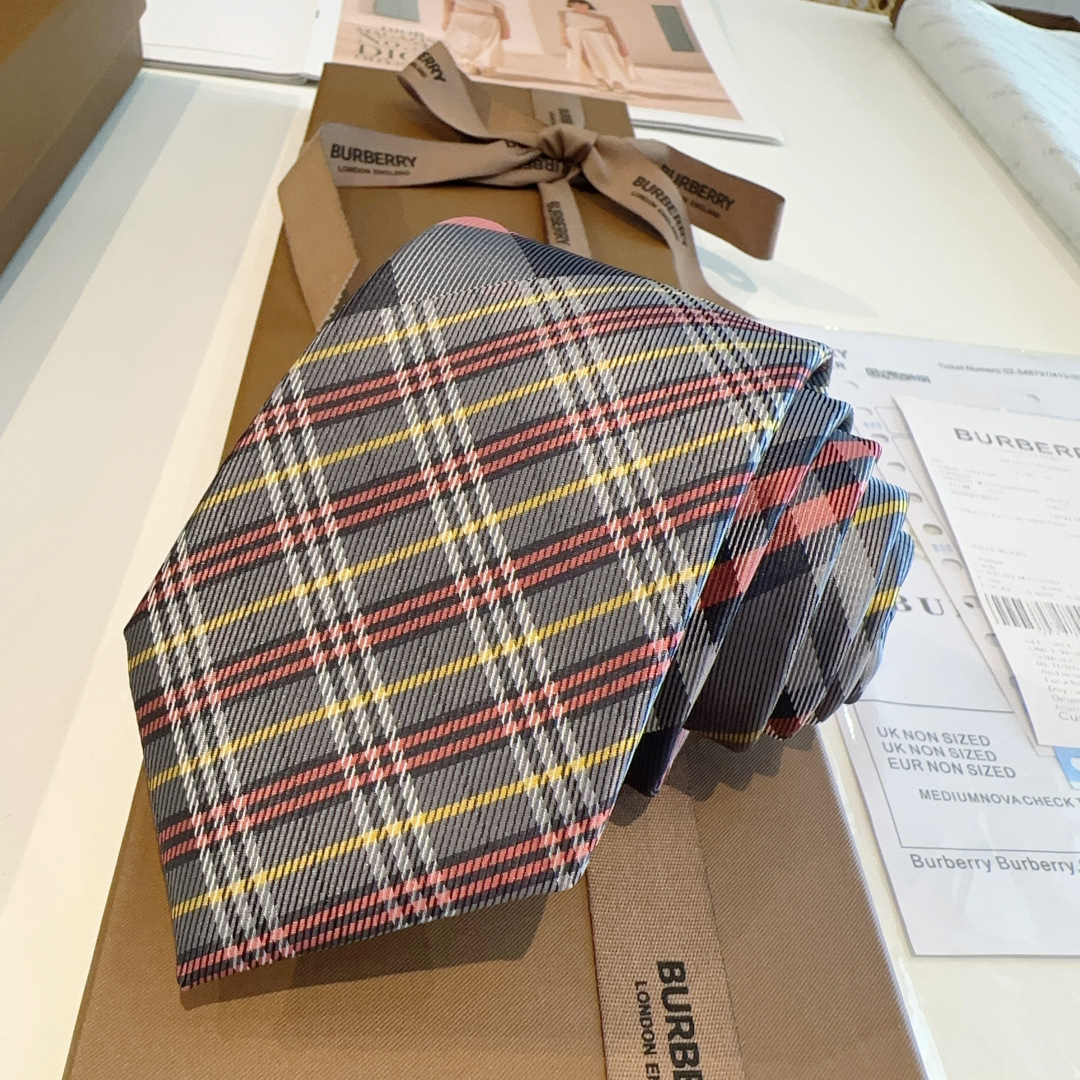 特 专柜同步领带出货啦‼‼Burberry【博柏利领带】👔👔，稀有😻😻展现精湛手工与时尚优雅的理想选择，