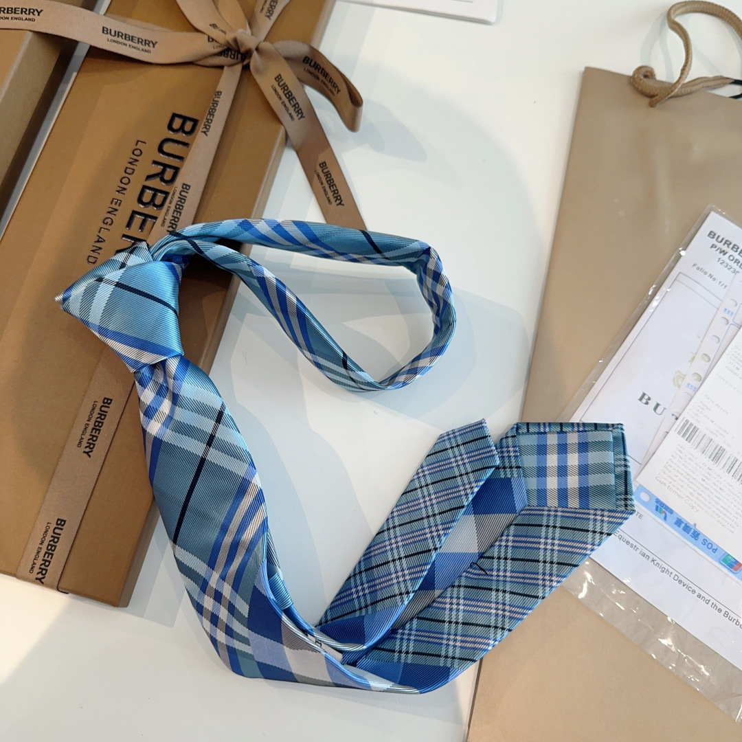 特 专柜同步领带出货啦‼‼Burberry【博柏利领带】👔👔，稀有😻😻展现精湛手工与时尚优雅的理想选择，