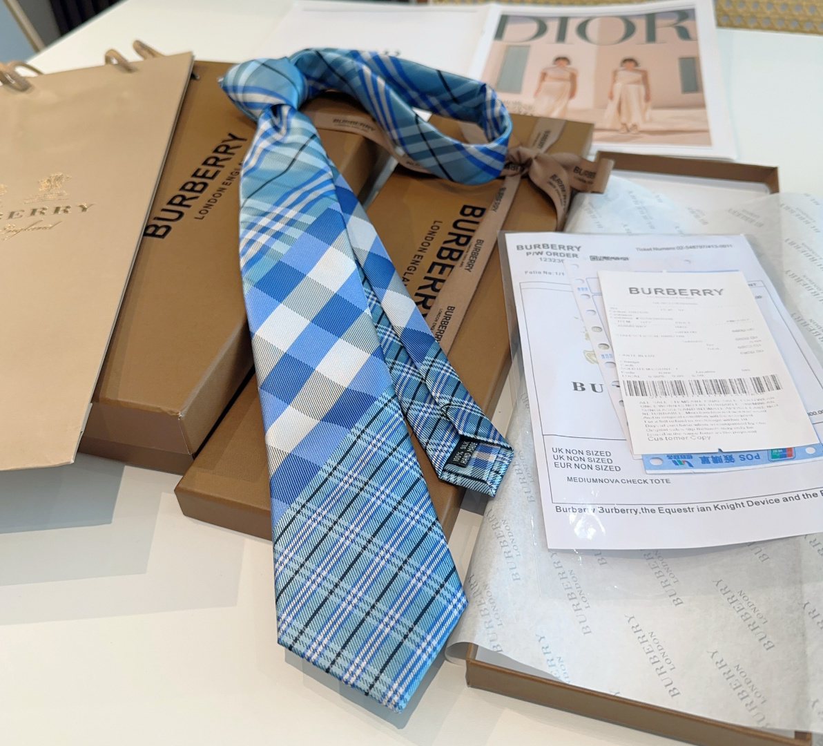 特 专柜同步领带出货啦‼‼Burberry【博柏利领带】👔👔，稀有😻😻展现精湛手工与时尚优雅的理想选择，