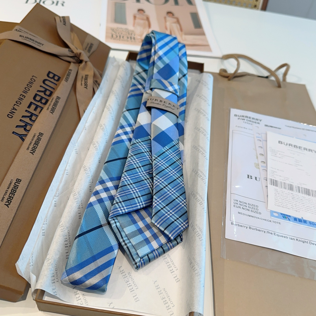 特 专柜同步领带出货啦‼‼Burberry【博柏利领带】👔👔，稀有😻😻展现精湛手工与时尚优雅的理想选择，
