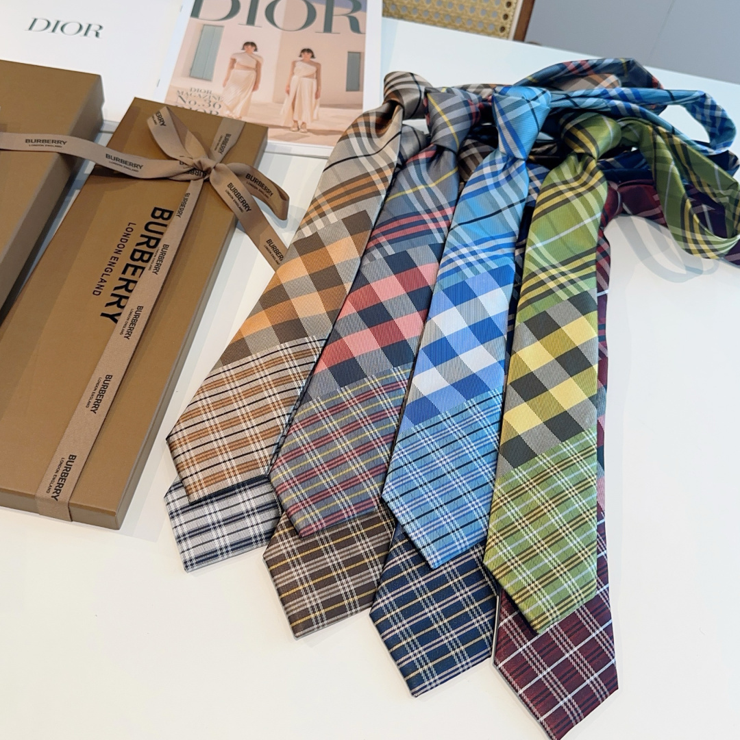 特 专柜同步领带出货啦‼‼Burberry【博柏利领带】👔👔，稀有😻😻展现精湛手工与时尚优雅的理想选择，