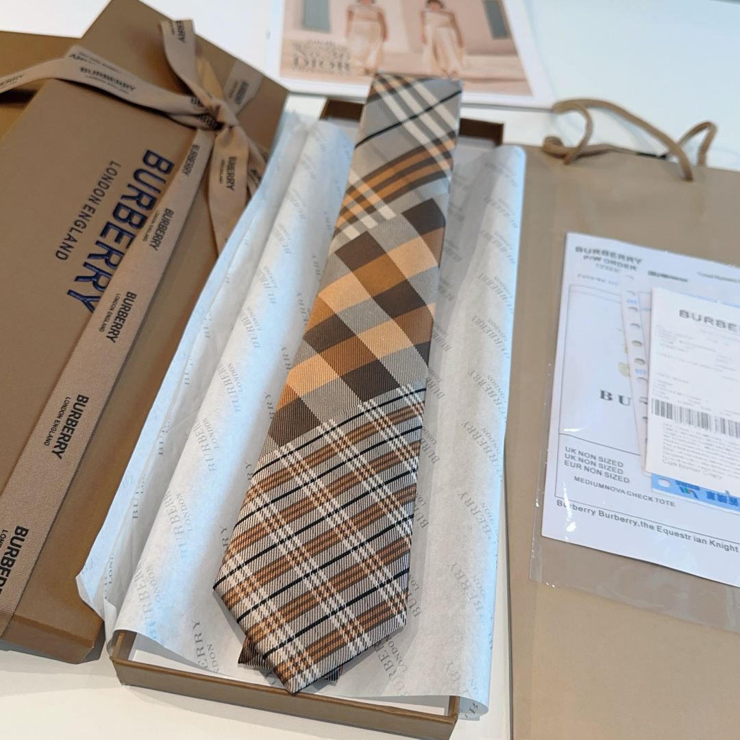 特 专柜同步领带出货啦‼‼Burberry【博柏利领带】👔👔，稀有😻😻展现精湛手工与时尚优雅的理想选择，