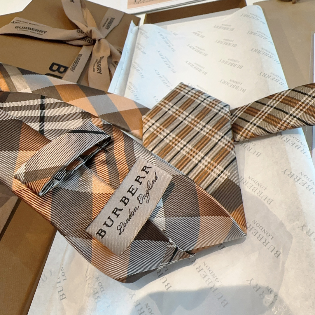 特 专柜同步领带出货啦‼‼Burberry【博柏利领带】👔👔，稀有😻😻展现精湛手工与时尚优雅的理想选择，