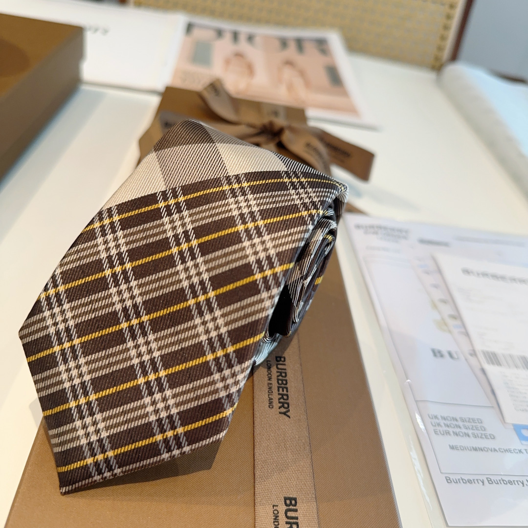 特 专柜同步领带出货啦‼‼Burberry【博柏利领带】👔👔，稀有😻😻展现精湛手工与时尚优雅的理想选择，