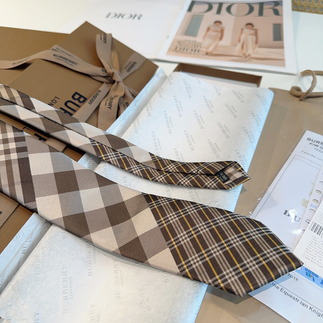 特 专柜同步领带出货啦‼‼Burberry【博柏利领带】👔👔，稀有😻😻展现精湛手工与时尚优雅的理想选择，