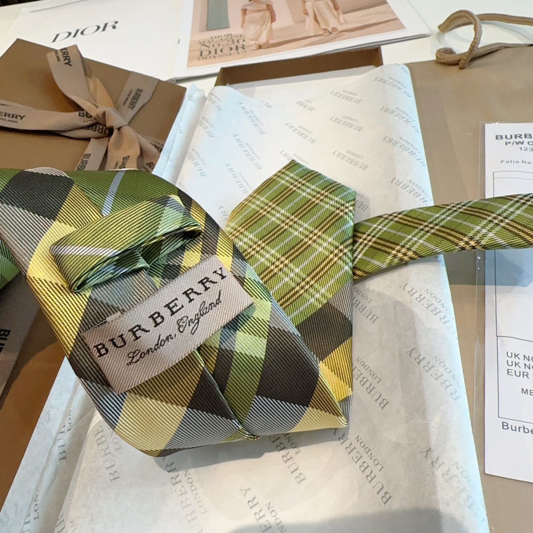 特 专柜同步领带出货啦‼‼Burberry【博柏利领带】👔👔，稀有😻😻展现精湛手工与时尚优雅的理想选择，