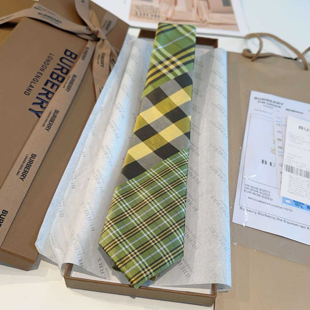 特 专柜同步领带出货啦‼‼Burberry【博柏利领带】👔👔，稀有😻😻展现精湛手工与时尚优雅的理想选择，