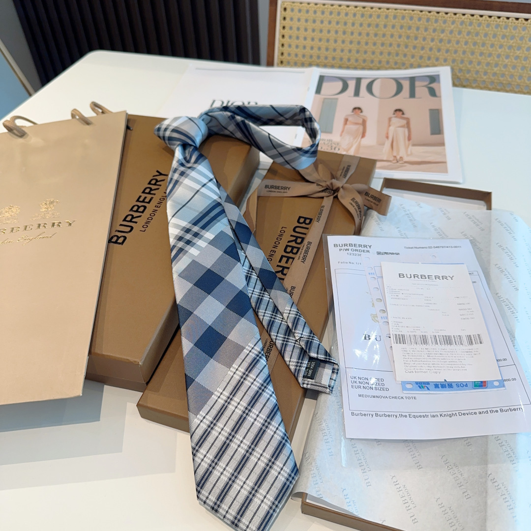 特 专柜同步领带出货啦‼‼Burberry【博柏利领带】👔👔，稀有😻😻展现精湛手工与时尚优雅的理想选择，