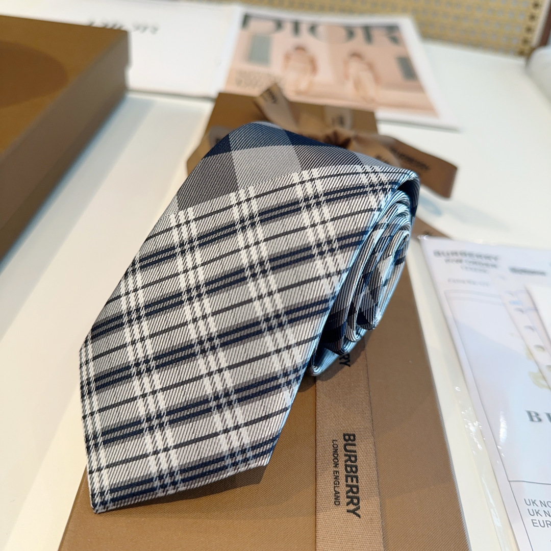 特 专柜同步领带出货啦‼‼Burberry【博柏利领带】👔👔，稀有😻😻展现精湛手工与时尚优雅的理想选择，
