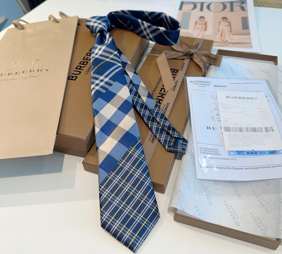 特 专柜同步领带出货啦‼‼Burberry【博柏利领带】👔👔，稀有😻😻展现精湛手工与时尚优雅的理想选择，