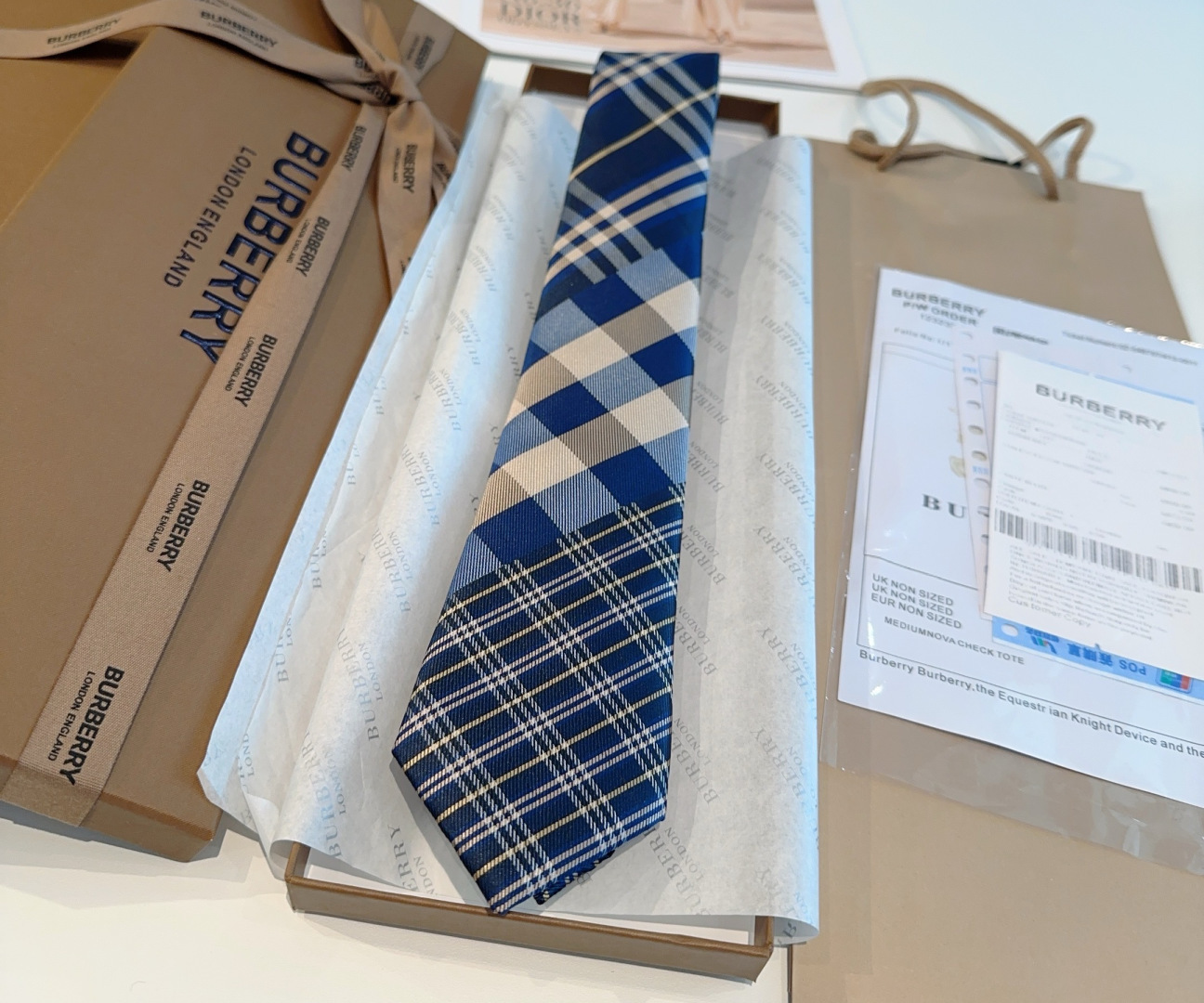 特 专柜同步领带出货啦‼‼Burberry【博柏利领带】👔👔，稀有😻😻展现精湛手工与时尚优雅的理想选择，