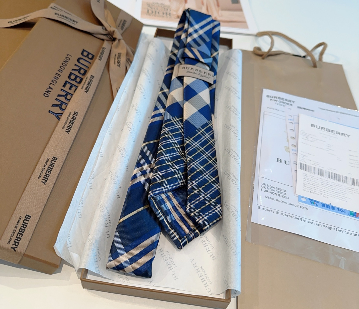 特 专柜同步领带出货啦‼‼Burberry【博柏利领带】👔👔，稀有😻😻展现精湛手工与时尚优雅的理想选择，