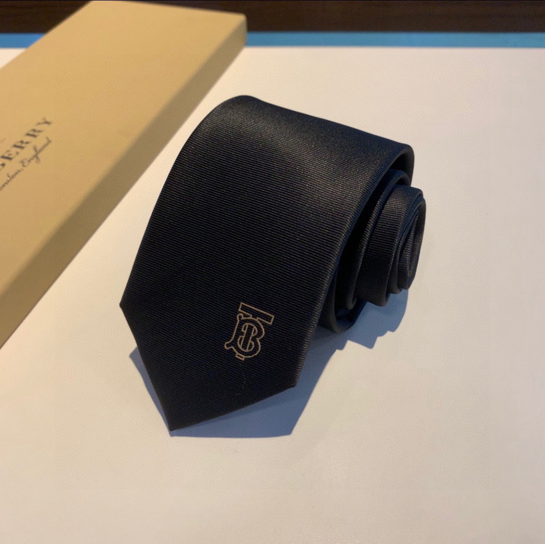 特 专柜同步领带出货啦‼‼Burberry【博柏利领带】👔👔，稀有😻😻展现精湛手工与时尚优雅的理想选择，