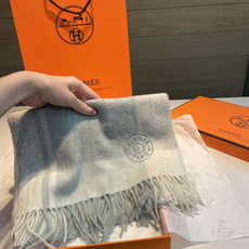 🆕Hermes · 爱马仕❗️怒赞自留▪️❗️我们的男款围巾且买且珍惜~~男款真的很少,一年也就出几款,都是出口订单所以 🆕Hermes · 爱马仕❗️怒赞自留▪️❗️我们的男款围巾且买且珍惜~~男款真的很少,一年也就出几款,都是出口订单所以