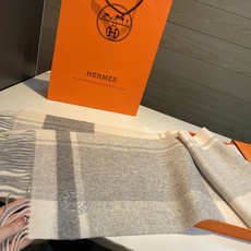 🆕Hermes · 爱马仕❗️怒赞自留▪️❗️我们的男款围巾且买且珍惜~~男款真的很少,一年也就出几款,都是出口订单所以 🆕Hermes · 爱马仕❗️怒赞自留▪️❗️我们的男款围巾且买且珍惜~~男款真的很少,一年也就出几款,都是出口订单所以