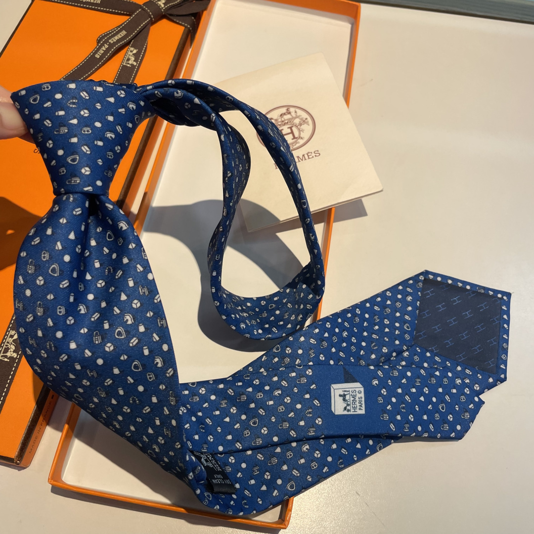 🌾 男士新款印花[爱马仕透视]领带系列👔👔，稀有😻😻H家每年都有一千条不同印花的领带面世，从最初的多以几