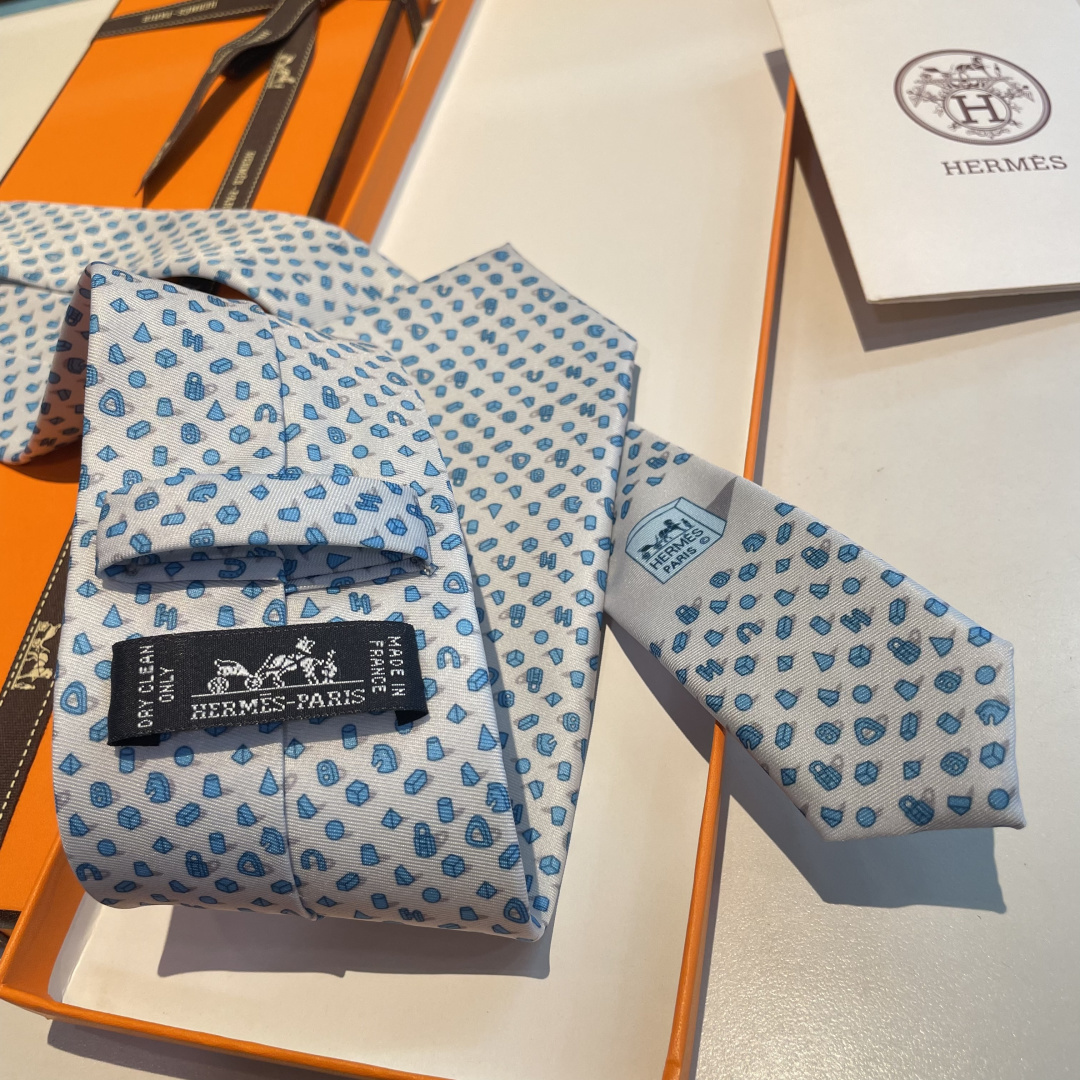 🌾 男士新款印花[爱马仕透视]领带系列👔👔，稀有😻😻H家每年都有一千条不同印花的领带面世，从最初的多以几