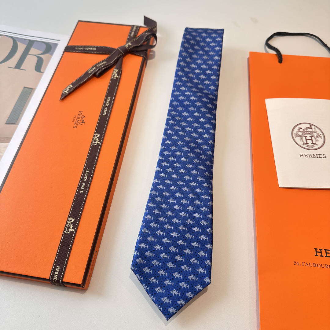 爱马仕动物系列 男士新款领带 👔👔，让男士可以充分展示自己个性。100%顶级斜纹真丝手工定制‼