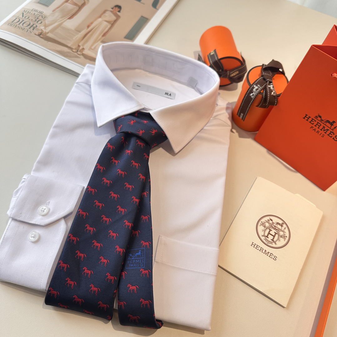 爱马仕动物系列 男士新款领带 👔👔，让男士可以充分展示自己个性。100%顶级斜纹真丝手工定制‼