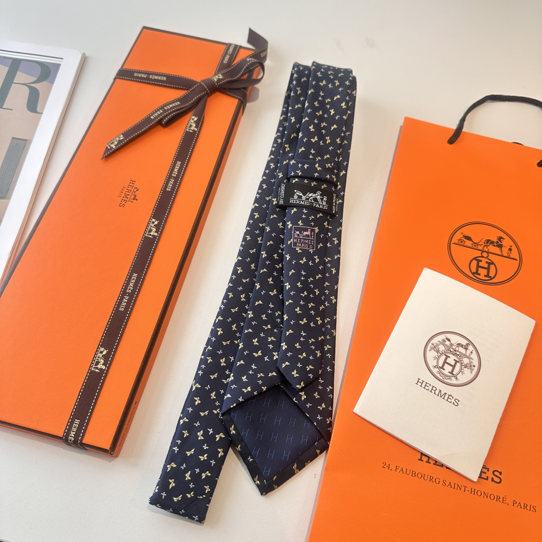 爱马仕动物系列 男士新款领带 👔👔，让男士可以充分展示自己个性。100%顶级斜纹真丝手工定制‼