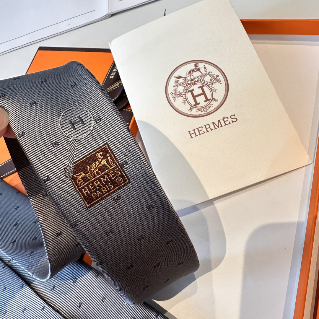 🌾 领带新款出货啦‼‼爱马仕男士新款领带系列👔👔，让男士可以充分展示自己个性。100%顶级斜纹真丝手工定